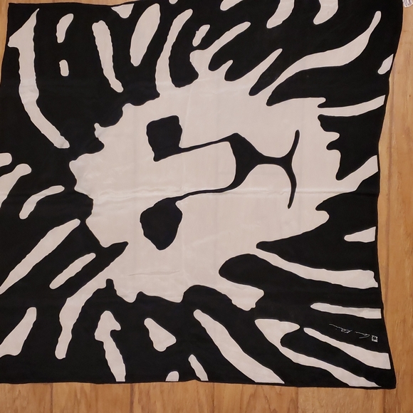 Ann klein vintage silk iconic lion scarf - Picture 1 of 4